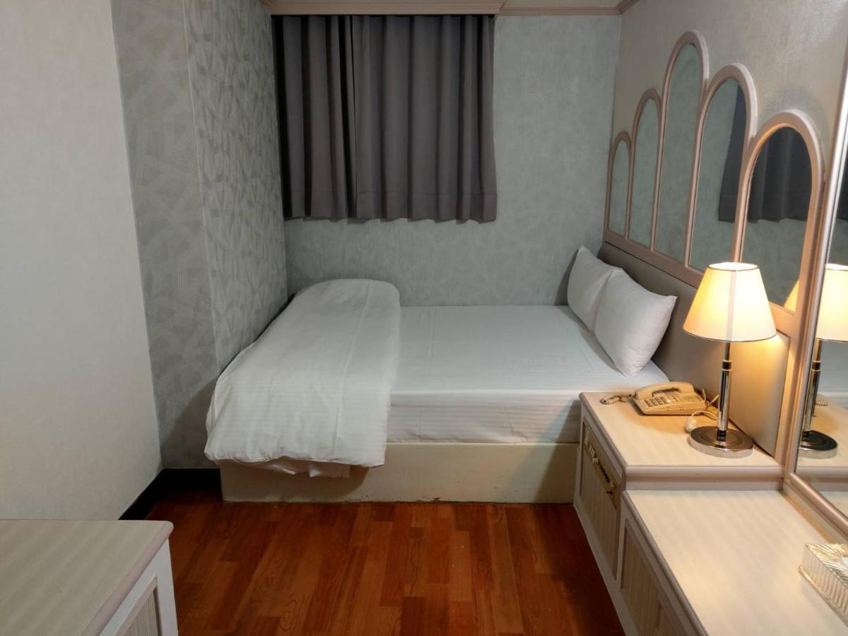 Chrysler Hotel Taipei Dış mekan fotoğraf